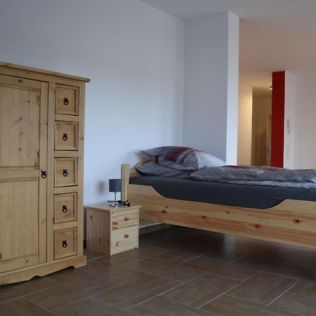 Hunsruecker-Fewo - Die Erlebnishuette - 2 Ferienwohnungen Im Hunsrueck In Unzenberg Gobenhausen Szoba fotó