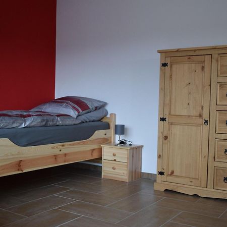 Hunsruecker-Fewo - Die Erlebnishuette - 2 Ferienwohnungen Im Hunsrueck In Unzenberg Gobenhausen Szoba fotó